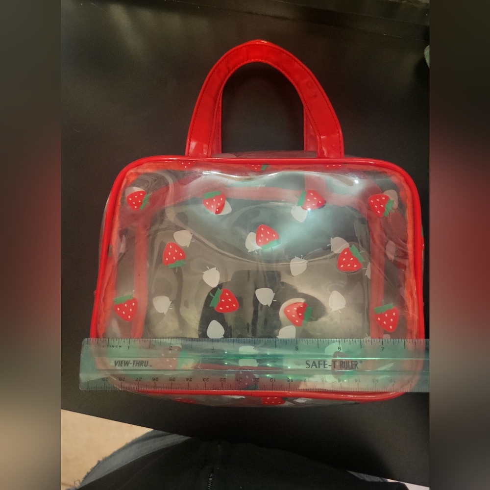Small clear strawberry makeup bag - Picture 3 of 6